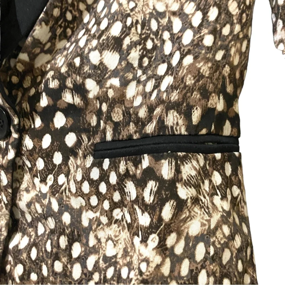 BCBGMAXAZRIA Shawl collar cropped brown cheetah/ feather print blazer - Picture 4 of 16
